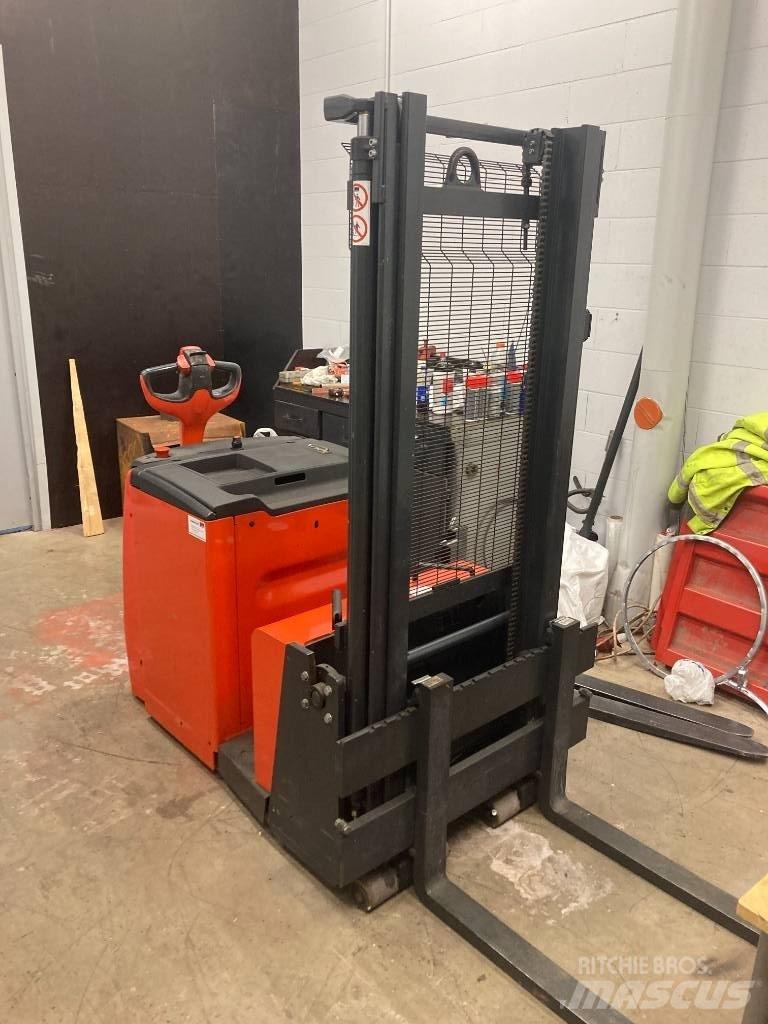 Linde L12AC Meeloop stapelaar