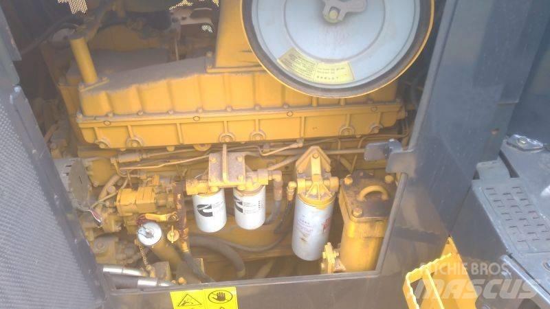 Shantui SD32 Rupsdozers