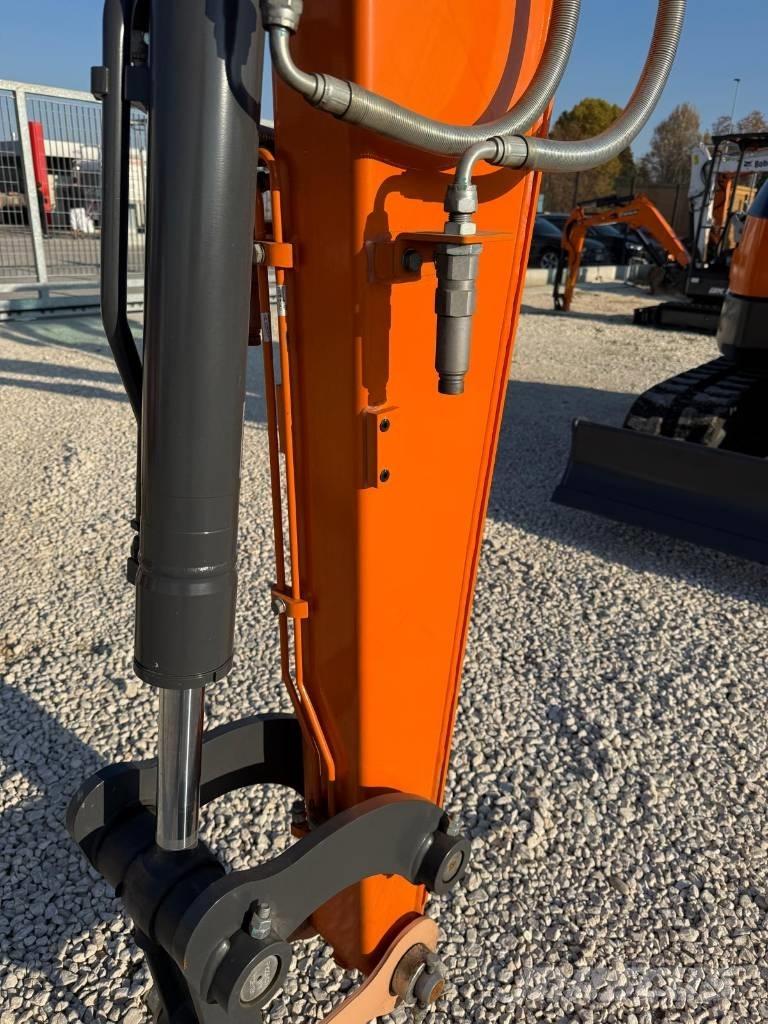 Develon DX 55 R-7 Rupsgraafmachines