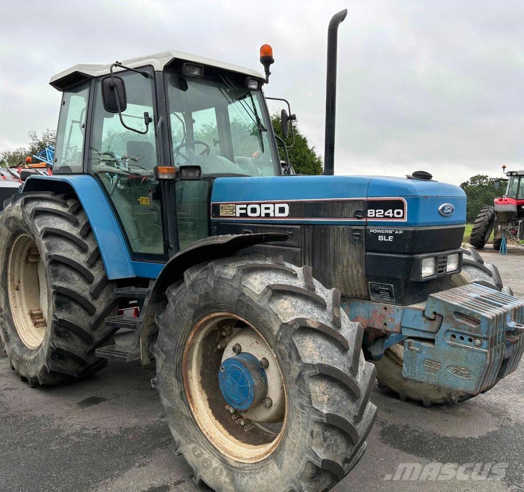 Ford 8240 Tractoren