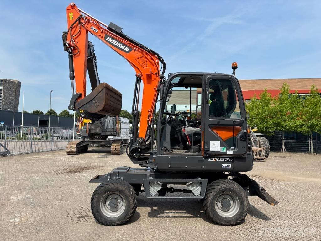 Doosan DX 57 Wielgraafmachines
