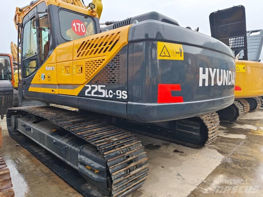 Hyundai R225LC-9S Rupsgraafmachines