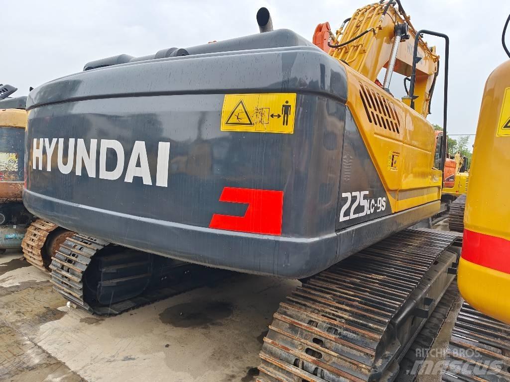 Hyundai R225LC-9S Rupsgraafmachines