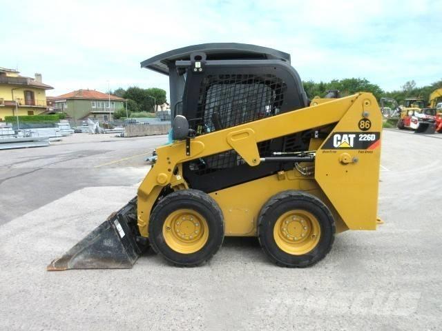 CAT 226 D Schrankladers