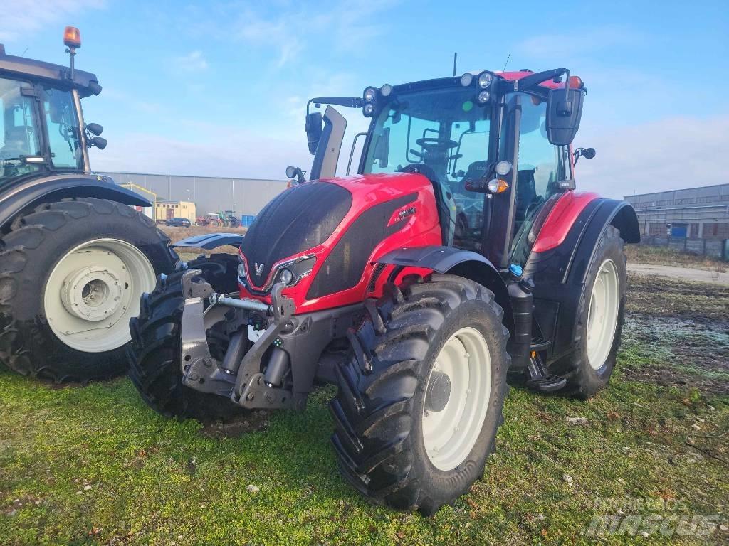 Valtra N 155 Versu Tractoren