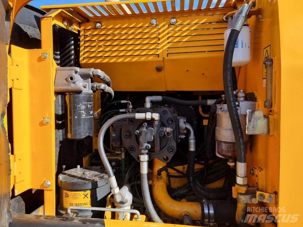 JCB JS 200 LC Rupsgraafmachines