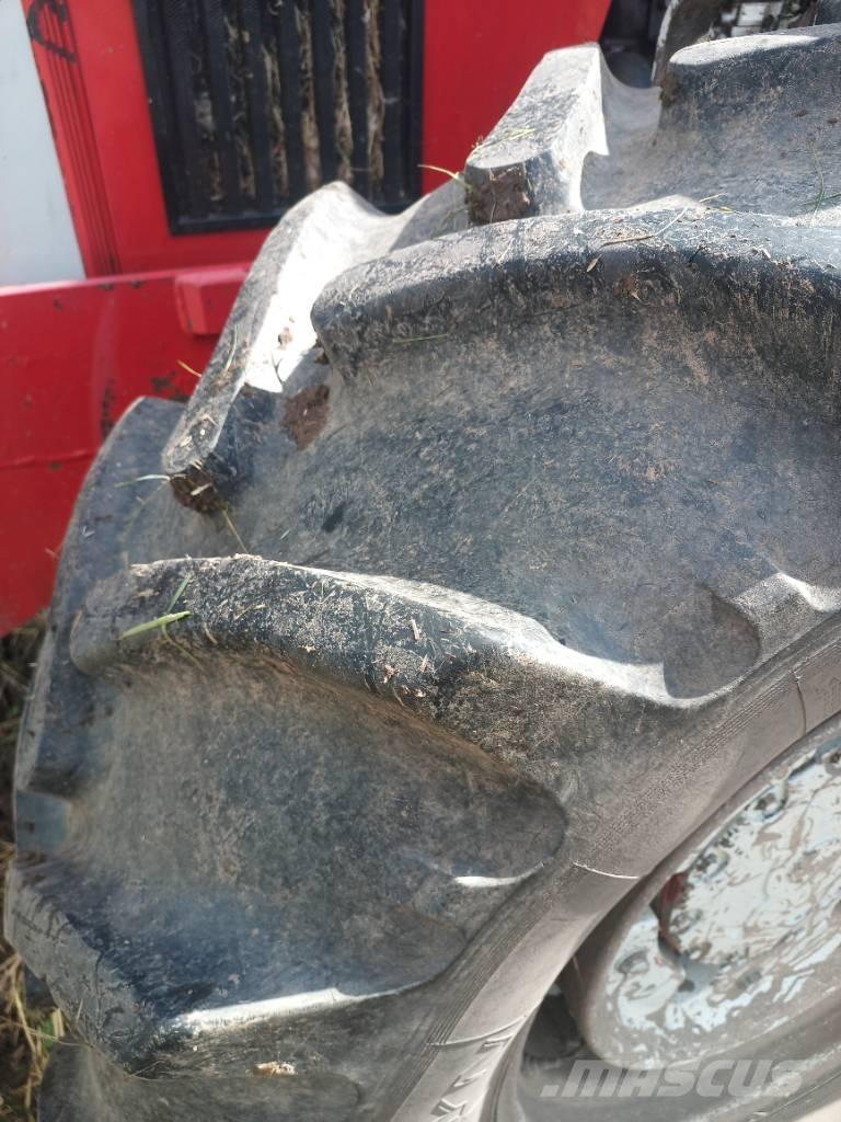 Massey Ferguson 2725 Tractoren