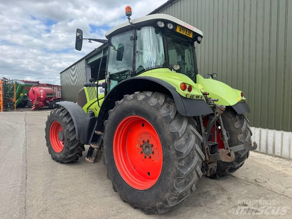 CLAAS Axion 810 Tractoren