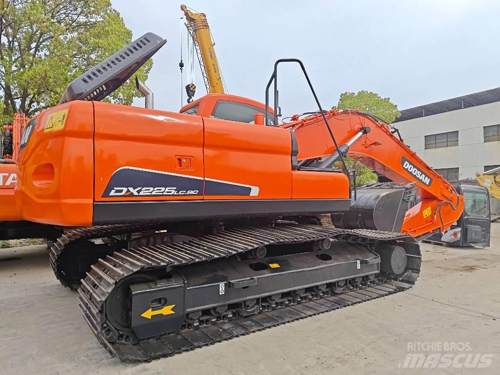 Doosan DX 225 LC-9 Rupsgraafmachines