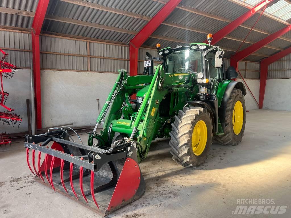 John Deere 6120 M Tractoren