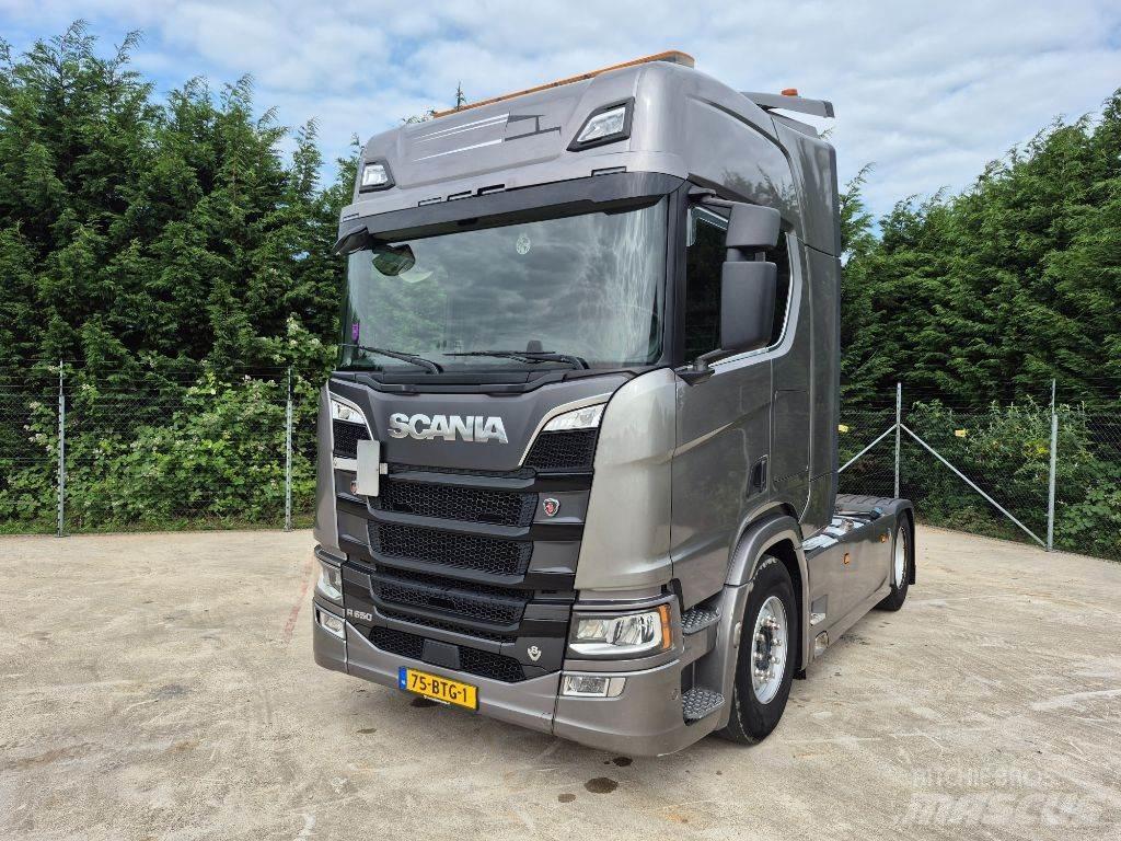 Scania R 650 Trekkers