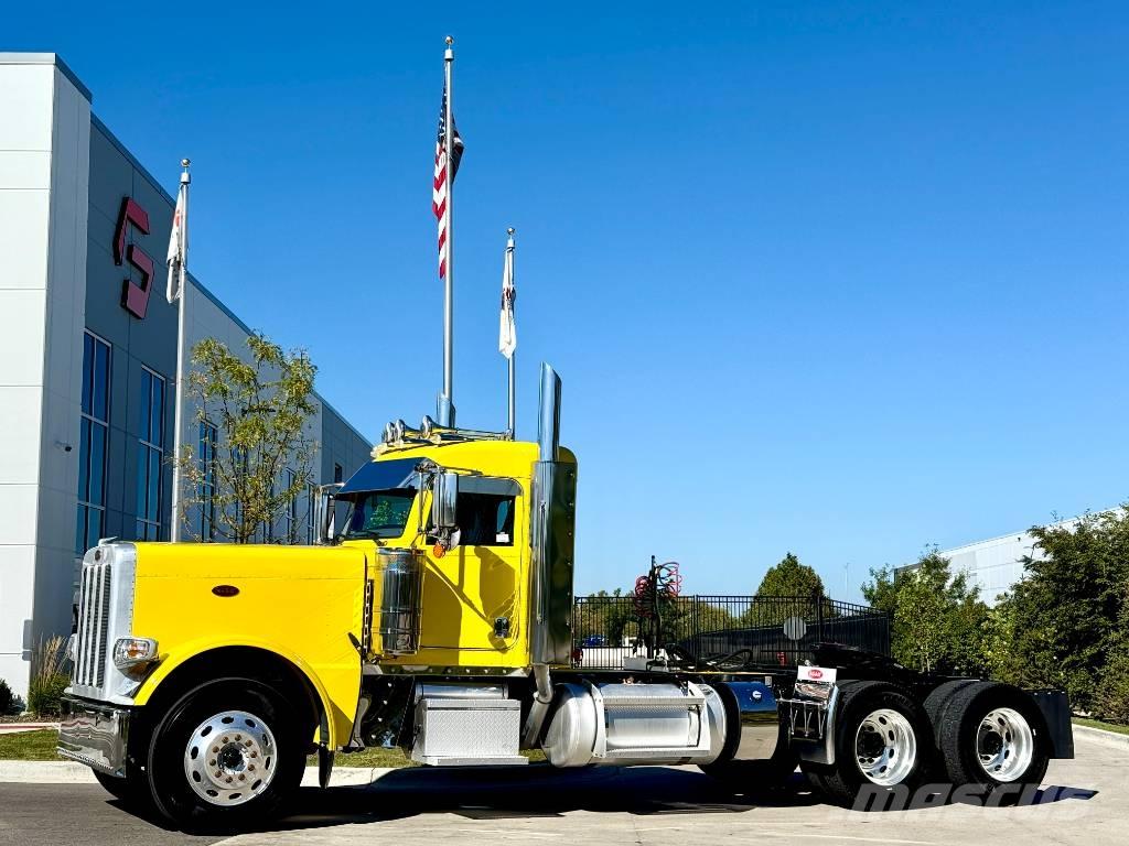 Peterbilt 389 Trekkers