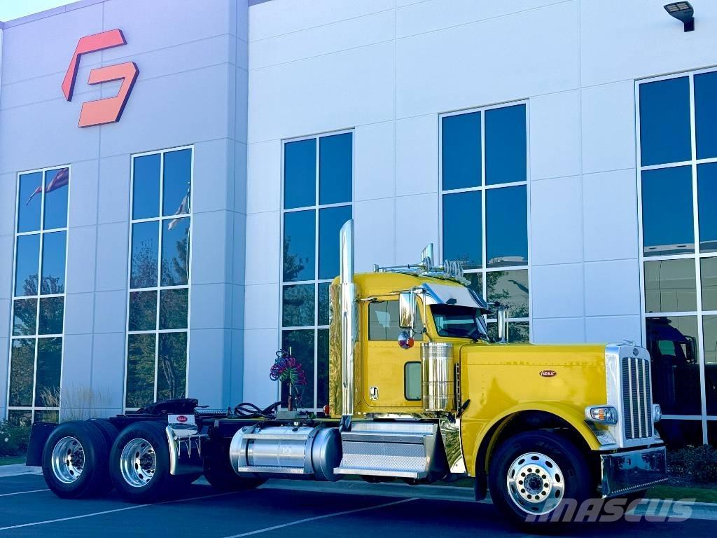 Peterbilt 389 Trekkers