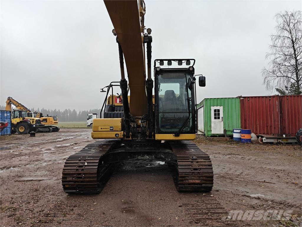CAT 320 Rupsgraafmachines