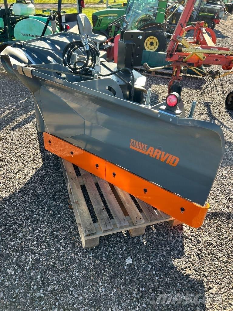 Fjärås 325 vikplog Sneeuwschuivers en -ruimers