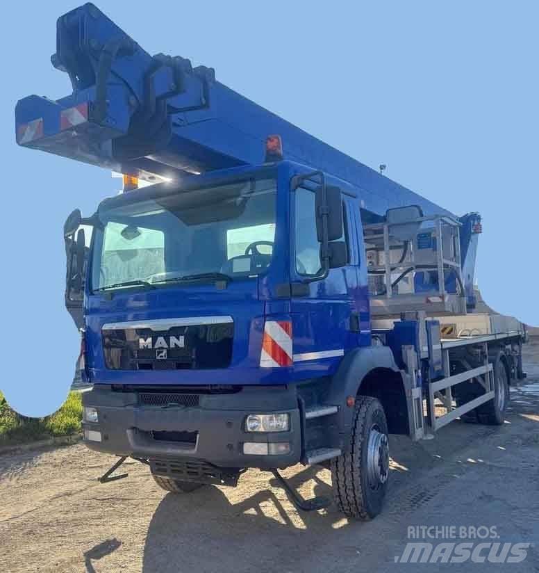 MAN TGM X Auto hoogwerkers
