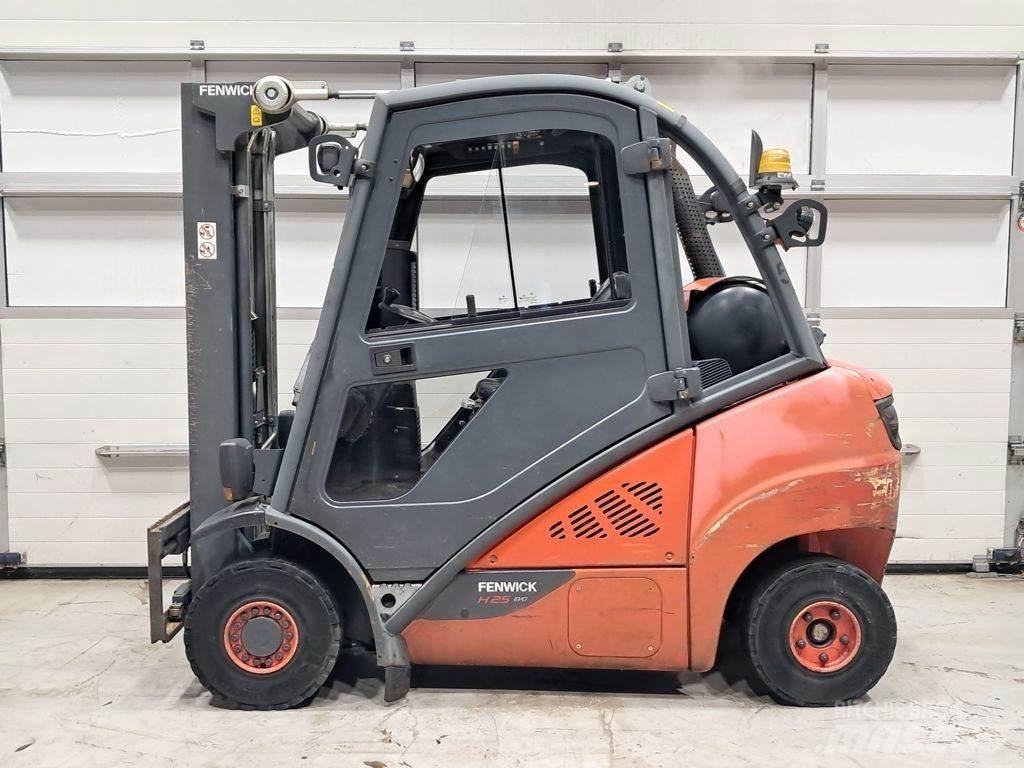 Linde H25T-02 LPG heftrucks