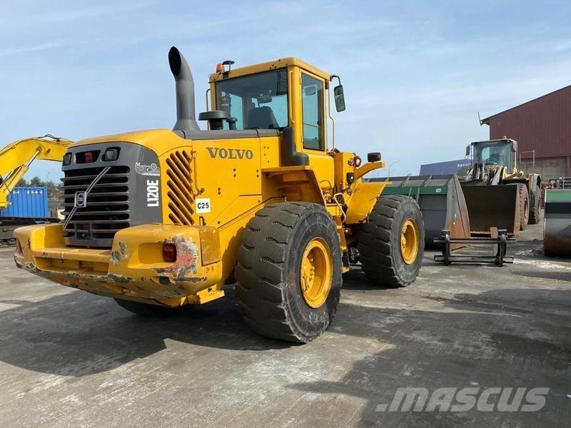 Volvo L 120 E Wielladers
