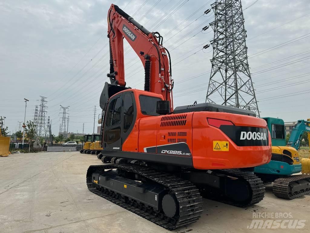 Doosan DX 225 LC-9C Rupsgraafmachines