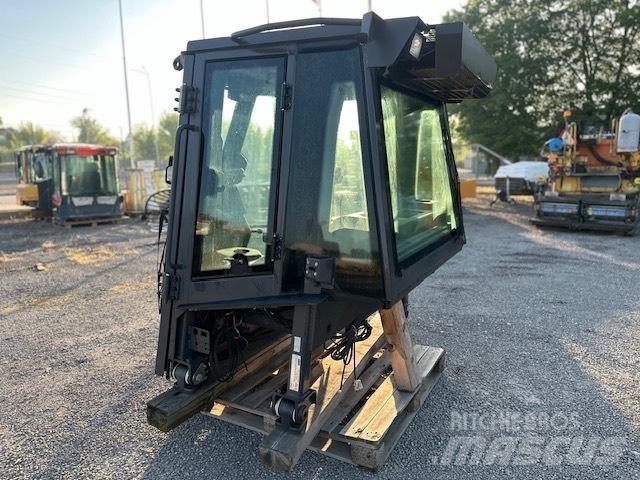 CASE D 1650 NEW CAB Cabine en interieur