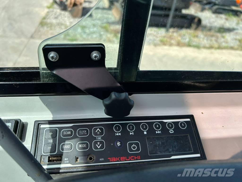Takeuchi TB 216 Schrankladers