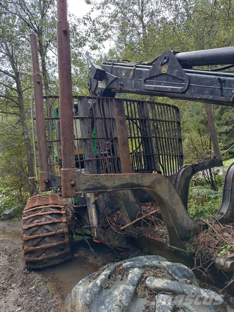 John Deere 1210 E Uitrijwagens
