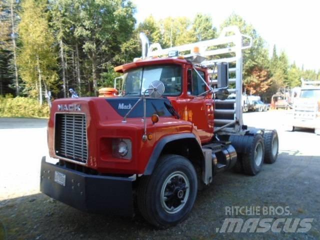 Mack RB 688 S Trekkers