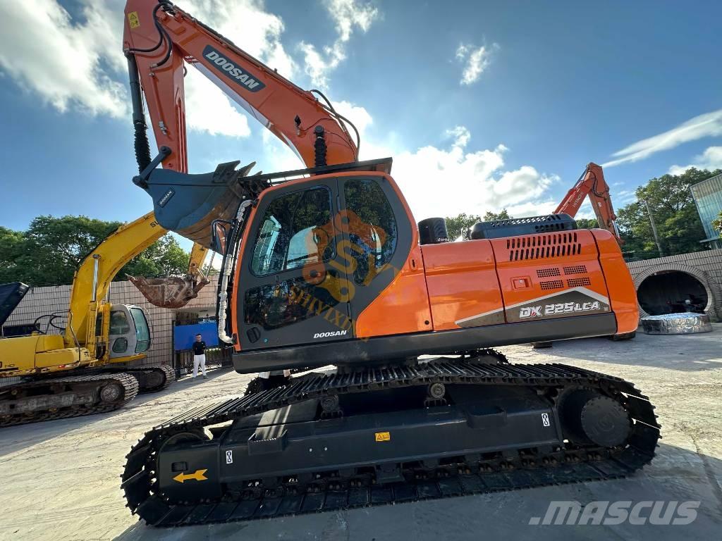 Doosan DX 225 LCA Rupsgraafmachines