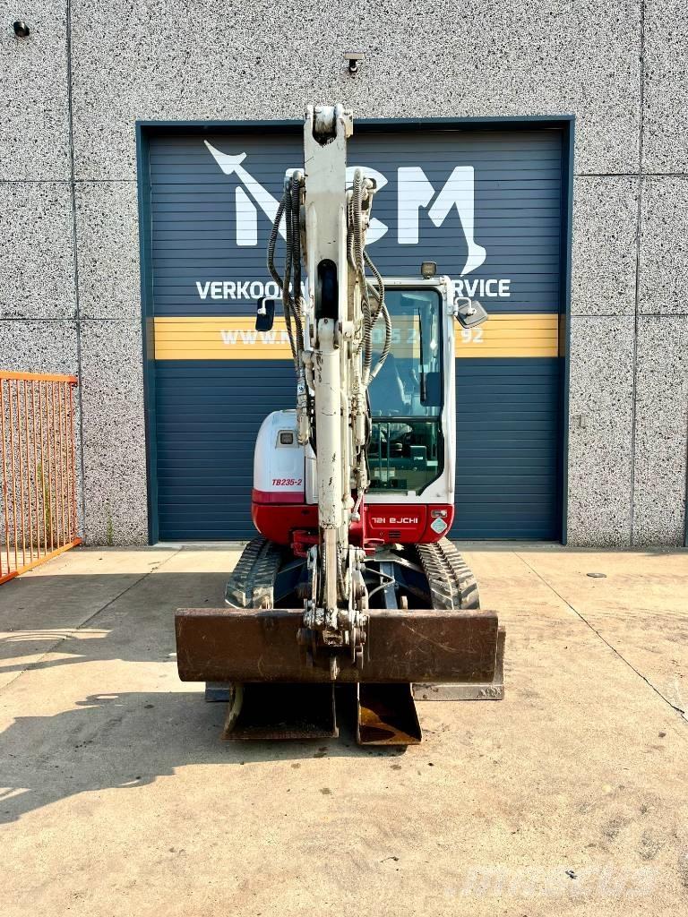 Takeuchi TB 235 Minigraafmachines < 7t