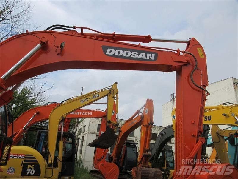 Doosan DX 300 LC Rupsgraafmachines