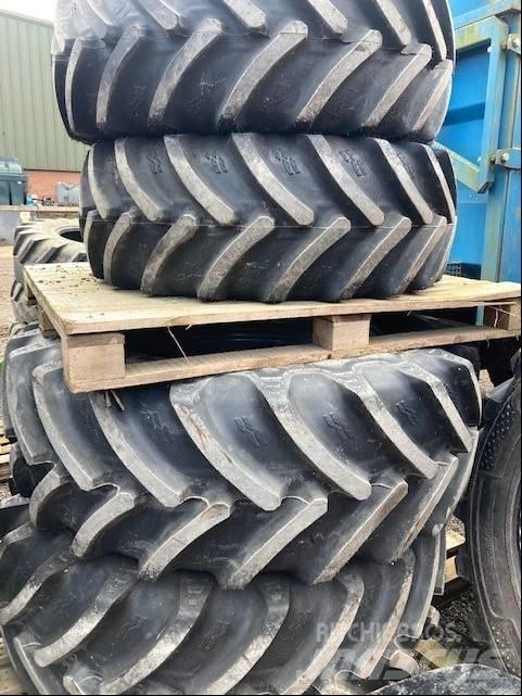 Mitas SET OF TYRES Banden, wielen en velgen