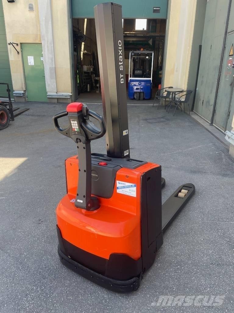 BT SWE080L Meeloop stapelaar