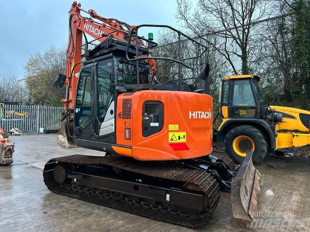 Hitachi ZX 135 US-6 Rupsgraafmachines