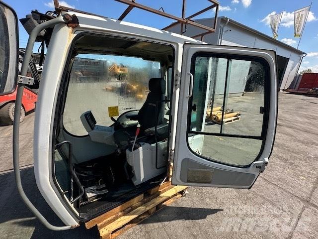 Liebherr R 914 C CAB Cabine en interieur