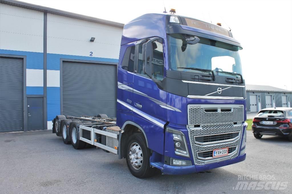 Volvo FH16 600  8x4*4 Chassis met cabine