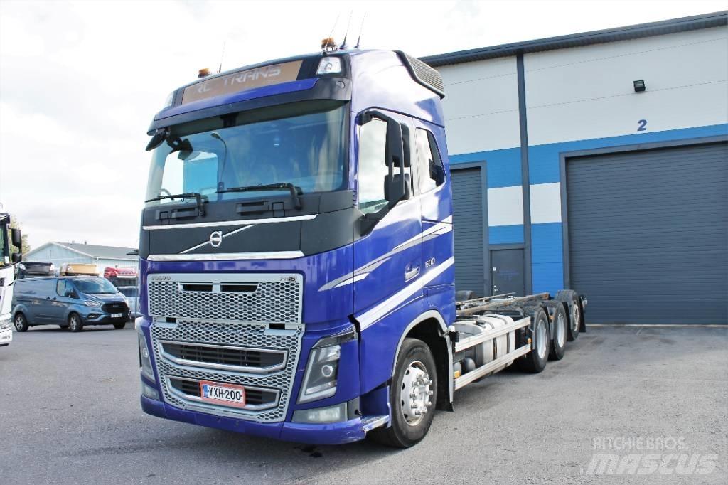 Volvo FH16 600  8x4*4 Chassis met cabine