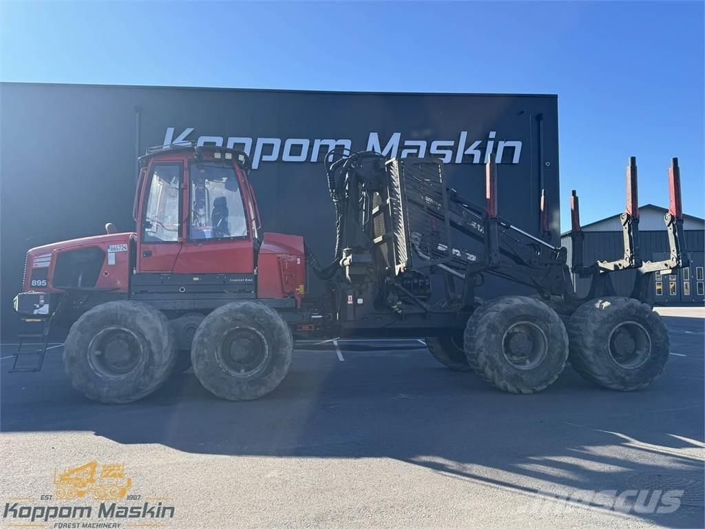 Komatsu 895 Uitrijwagens