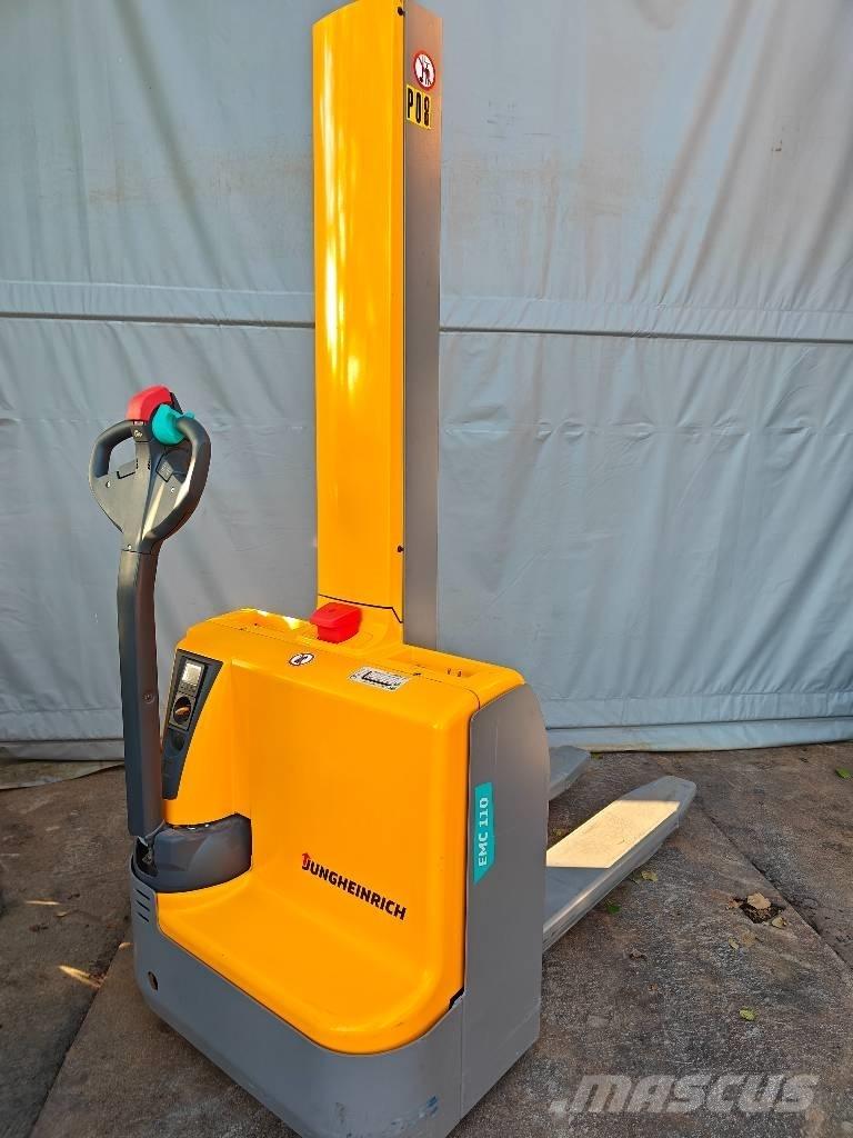 Jungheinrich EMC 110 Meeloop stapelaar