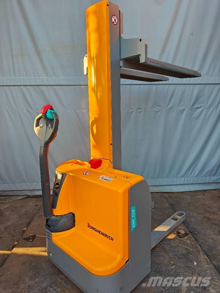 Jungheinrich EMC 110 Meeloop stapelaar