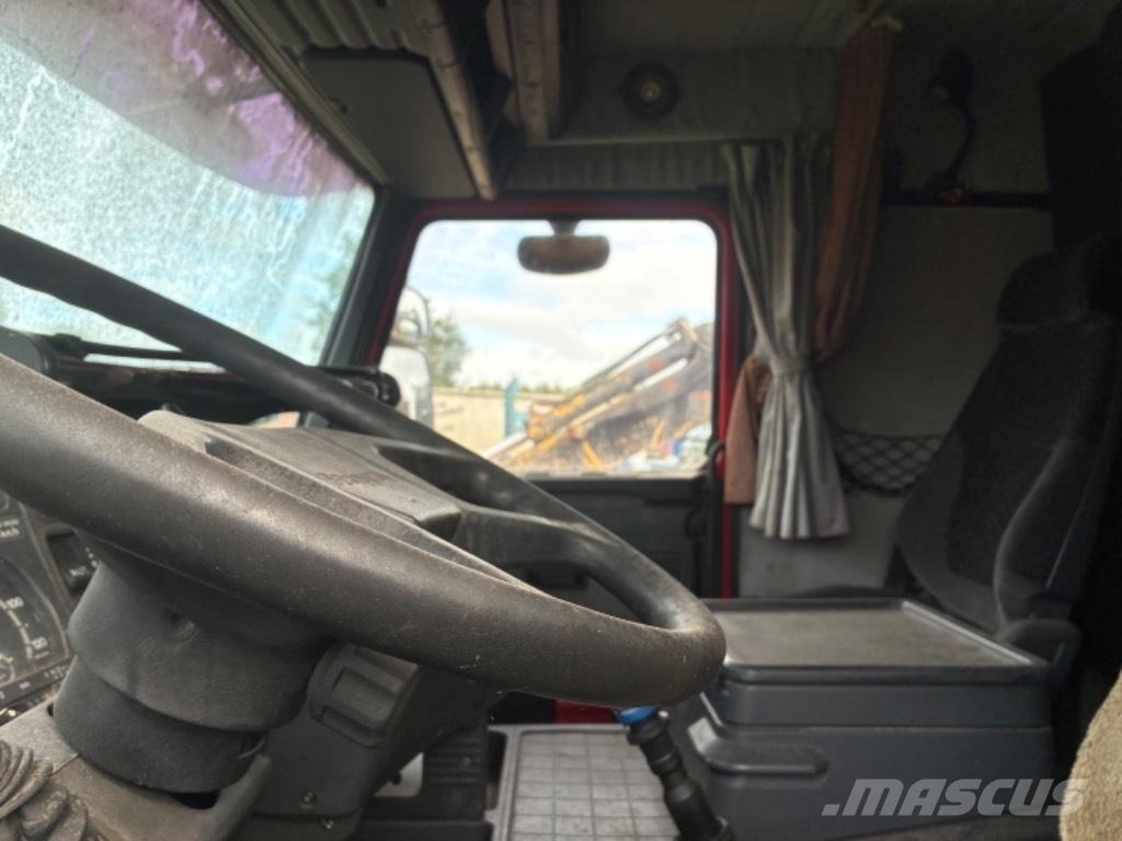 Scania R 143E Trekkers