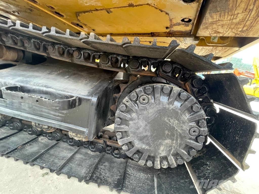 CAT 323 D Rupsgraafmachines