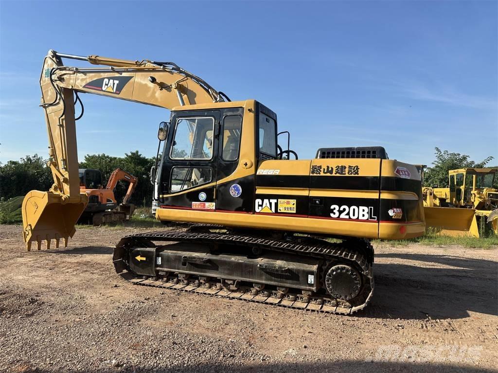 CAT 320 B Rupsgraafmachines
