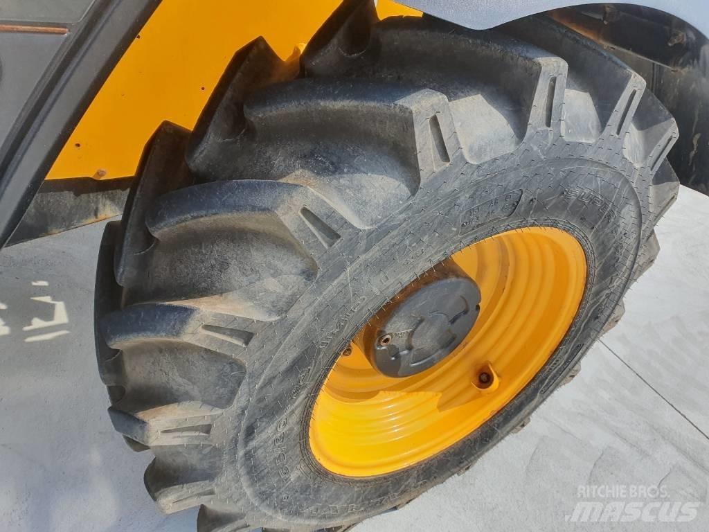 JCB 531-70 - BC25 Verreikers