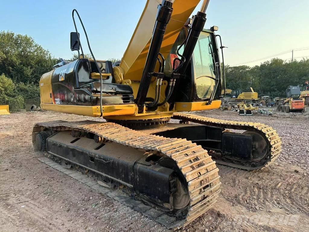 CAT 330 D L Rupsgraafmachines