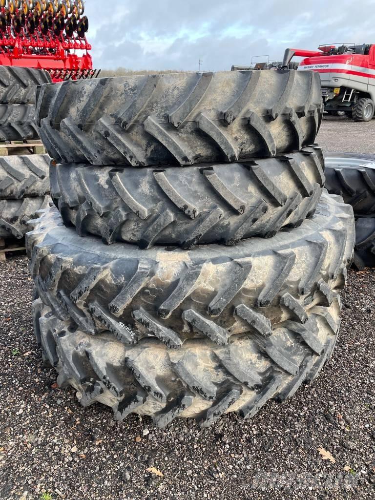 Mitas SET OF WHEELS Banden, wielen en velgen