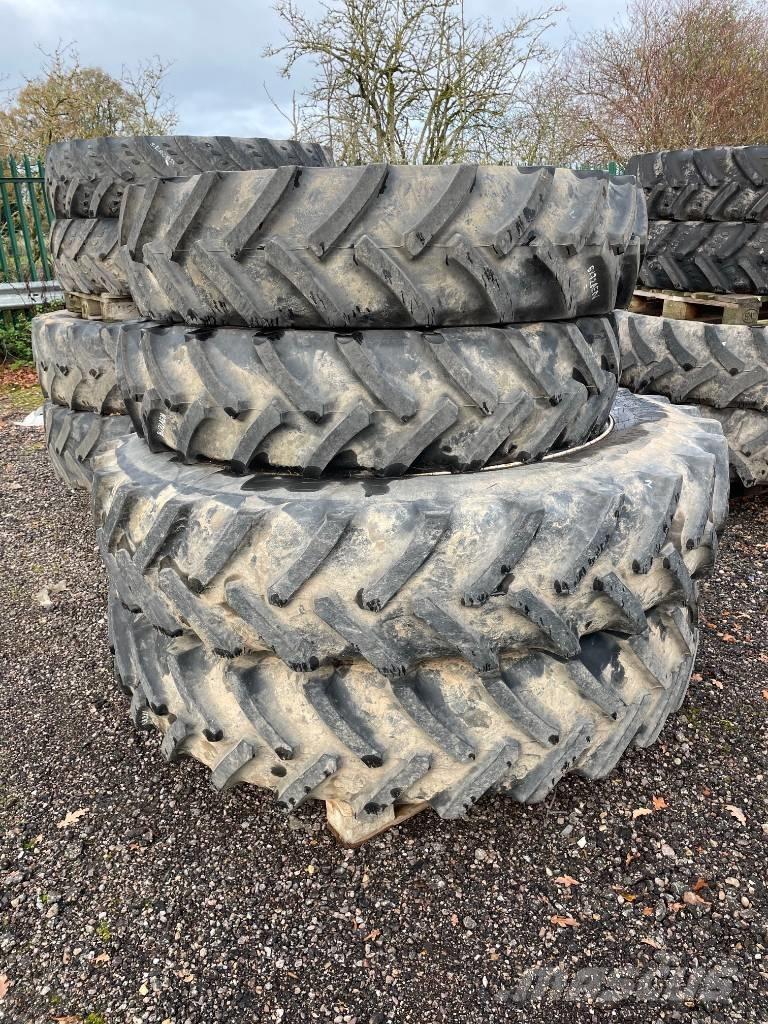 Mitas SET OF WHEELS Banden, wielen en velgen