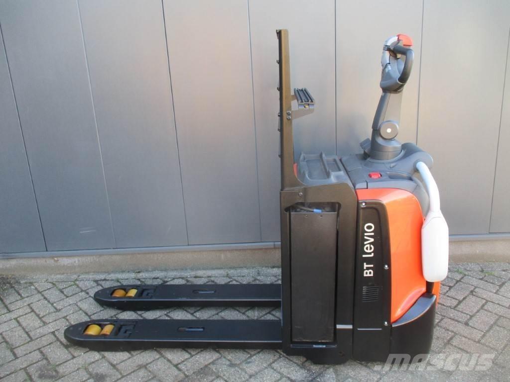 Toyota LPE 200 Pallettruck met meerij platform