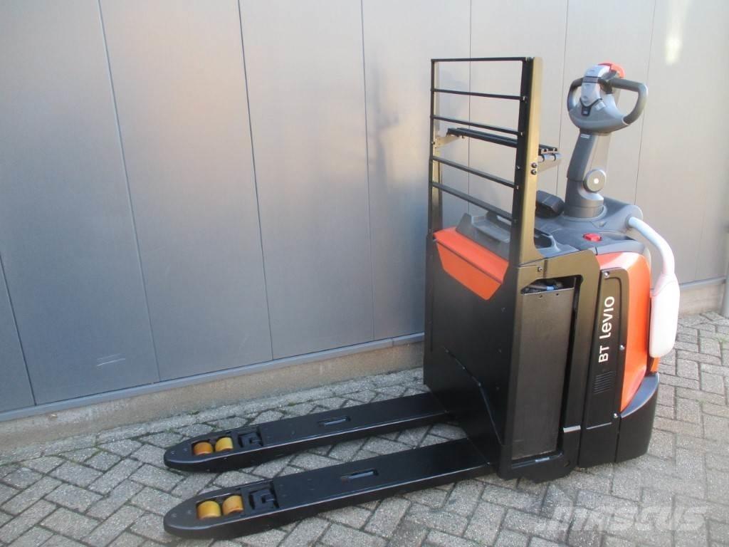 Toyota LPE 200 Pallettruck met meerij platform