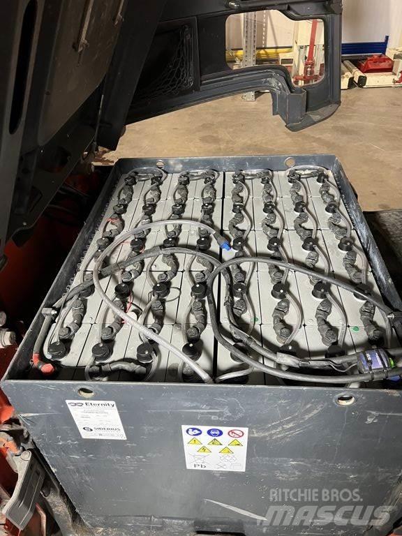 Linde E30/600HL-01 Elektrische heftrucks