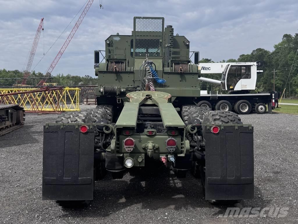 Oshkosh M1070 Trekkers